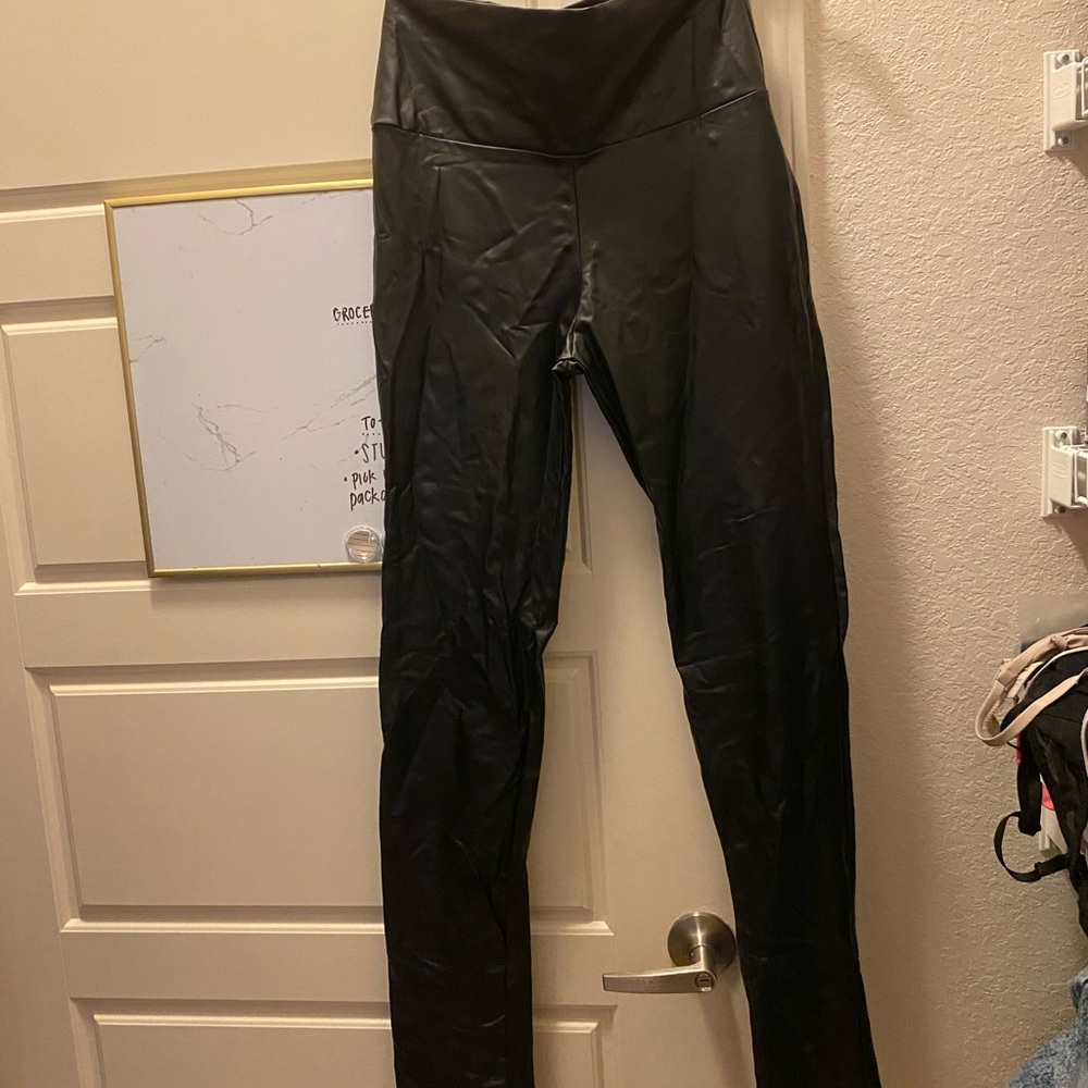 Faux leather pants/leggings